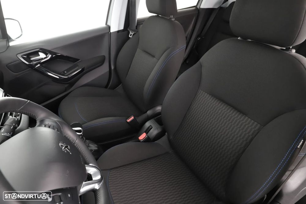 Peugeot 208 1.5 BlueHDi Signature - 11