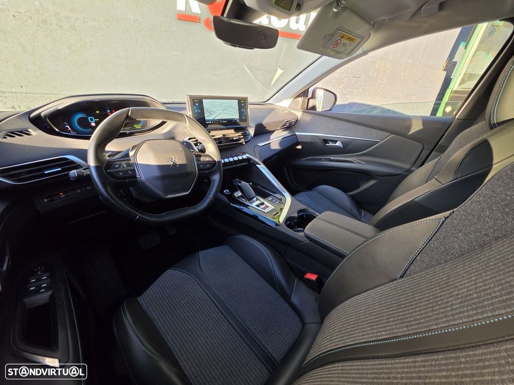 Peugeot 3008 1.6 Hybrid4 Allure Pack e-EAT8 - 19