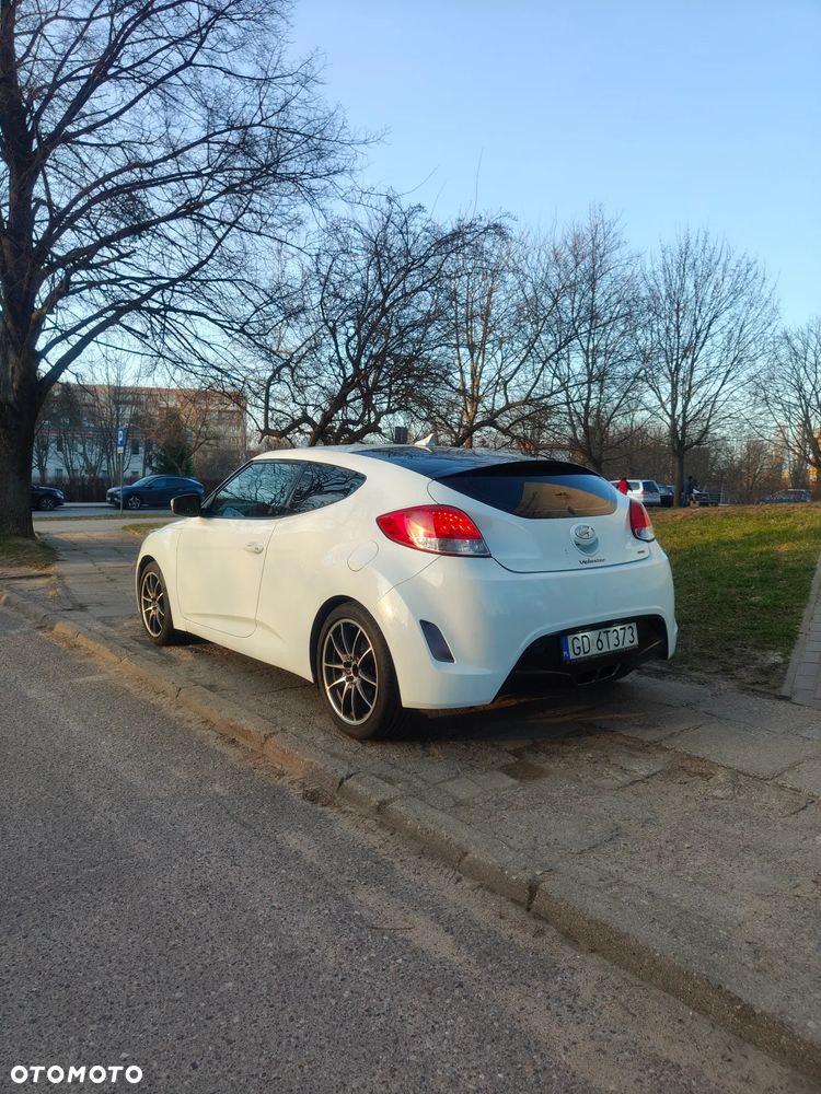 Hyundai Veloster 1.6 Style - 6