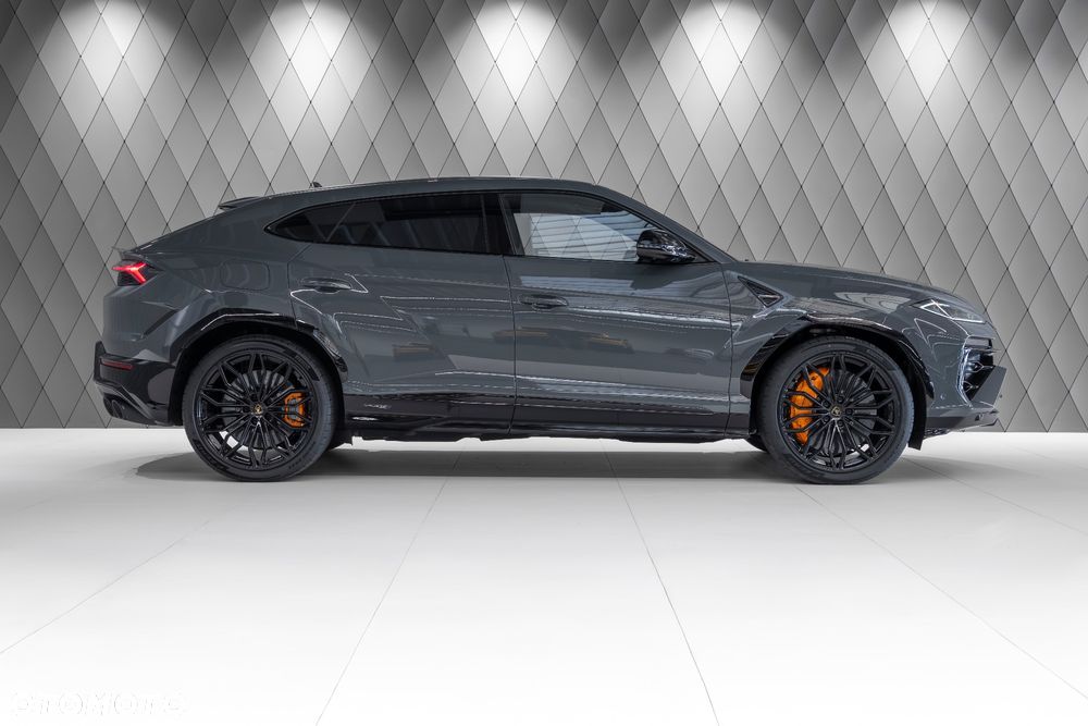 Lamborghini Urus - 3