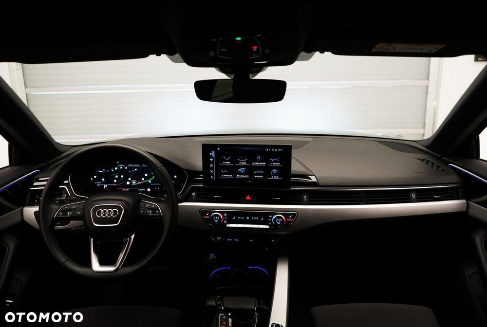 Audi A4 Limousine - 13