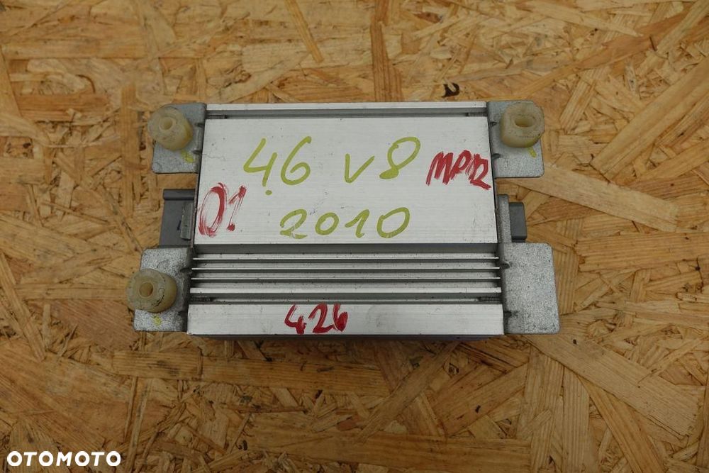 WZMACNIACZ AUDIO FORD MUSTANG V - 1