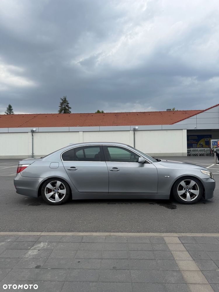 BMW Seria 5 525d - 10