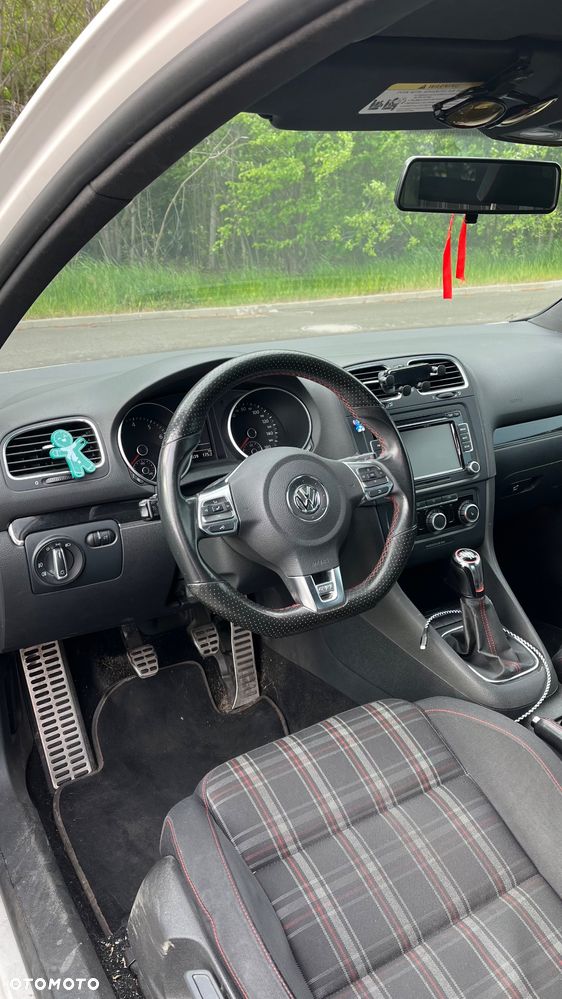 Volkswagen Golf - 16