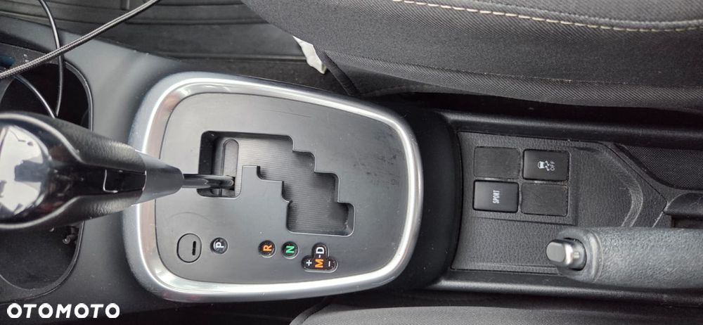 Toyota Yaris 1.5 Premium CVT - 13