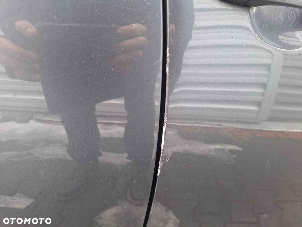 DRZWI KOMPLETNE PRAWY PRZÓD VOLKSWAGEN JETTA V LD7X - 7