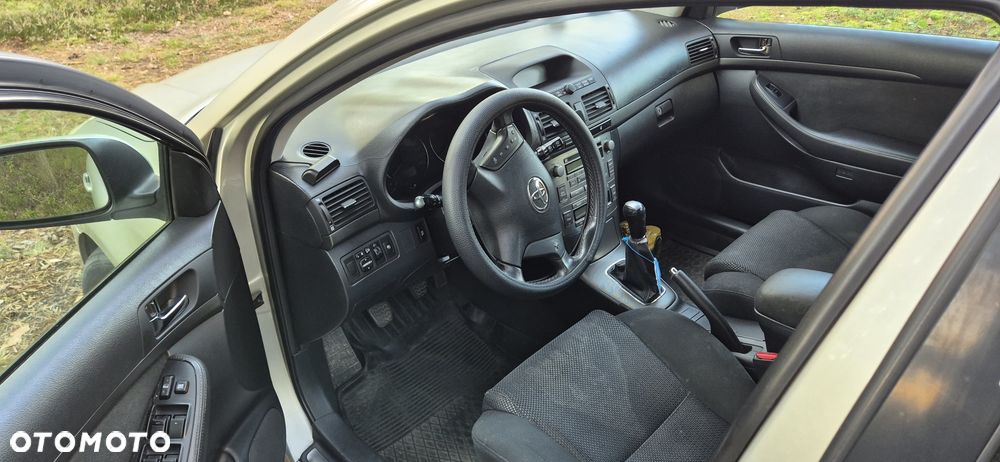 Toyota Avensis 1.8 VVT-i Luna - 10