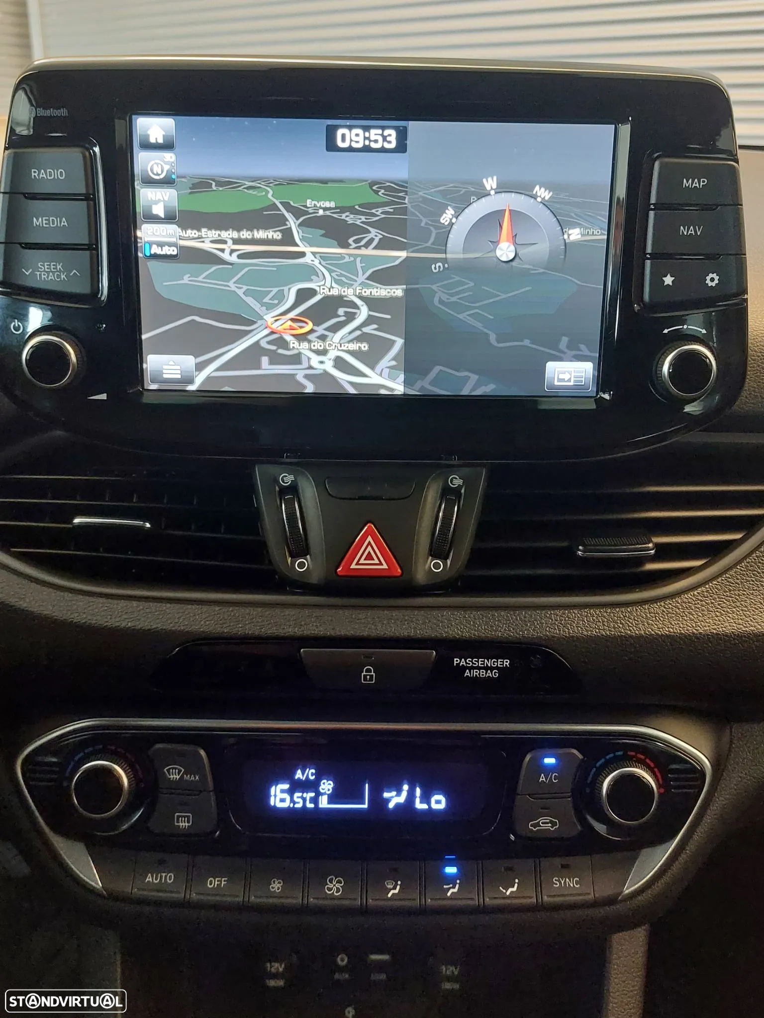 Hyundai i30 Fastback 1.0 T-GDI Style+Sens.Frt.+CI - 12