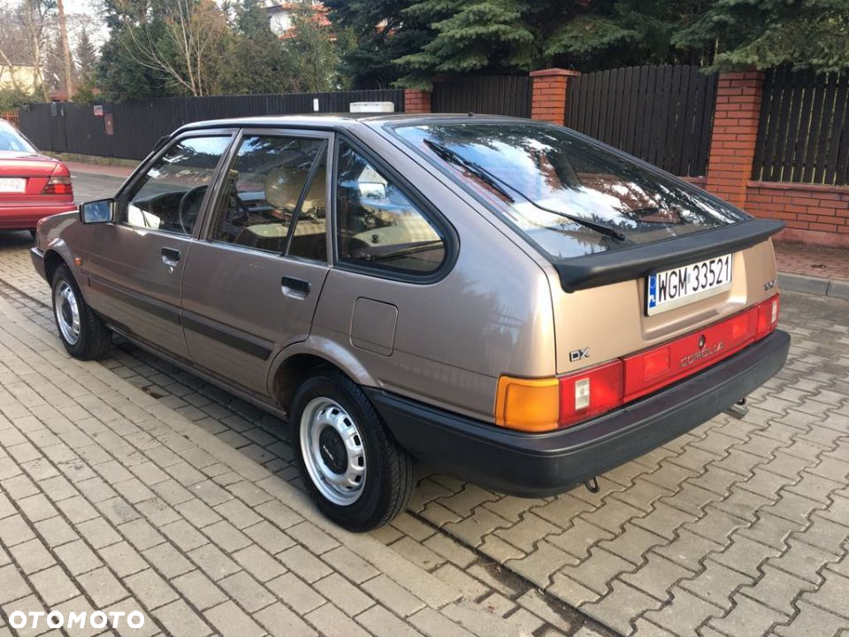 Toyota Corolla - 4