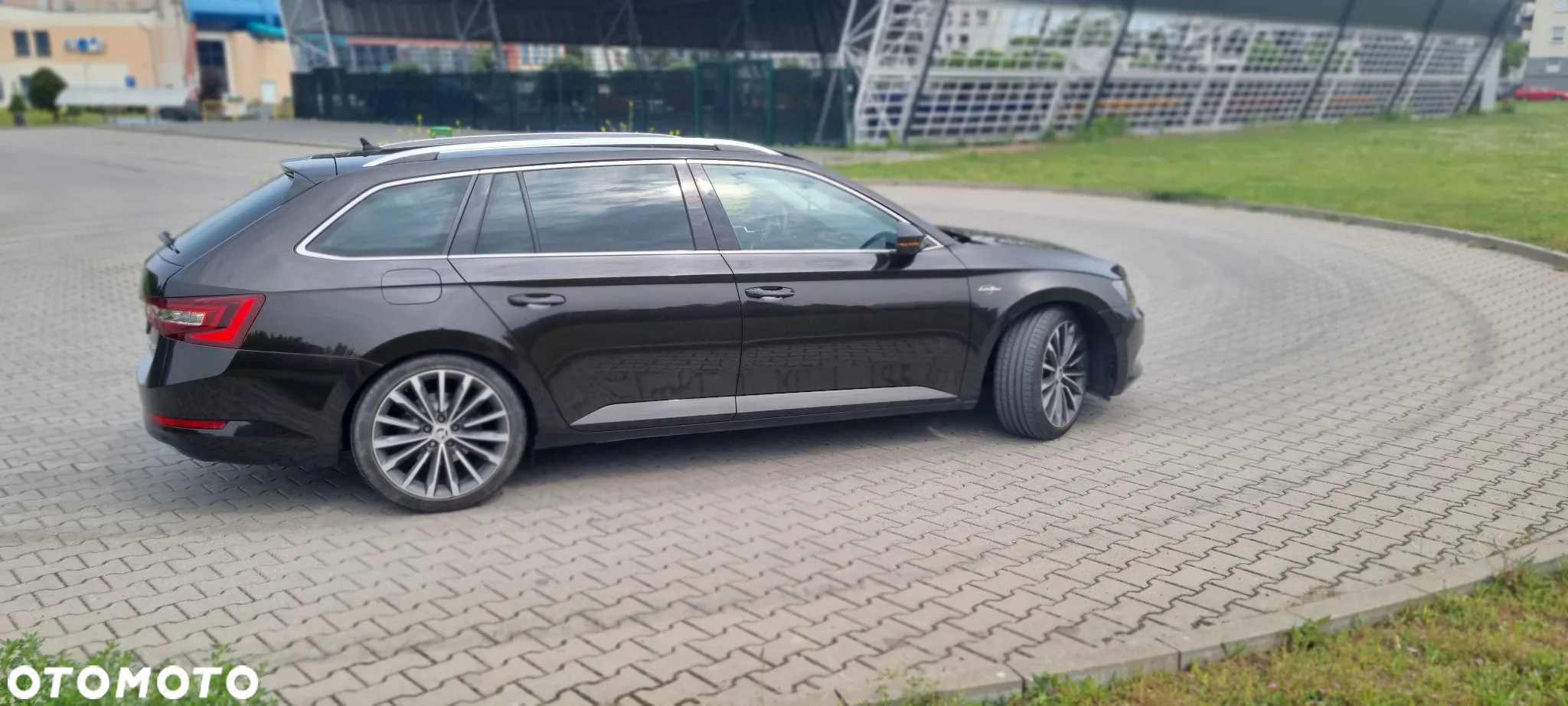 Skoda Superb 2.0 TDI 4x4 L&K DSG - 8