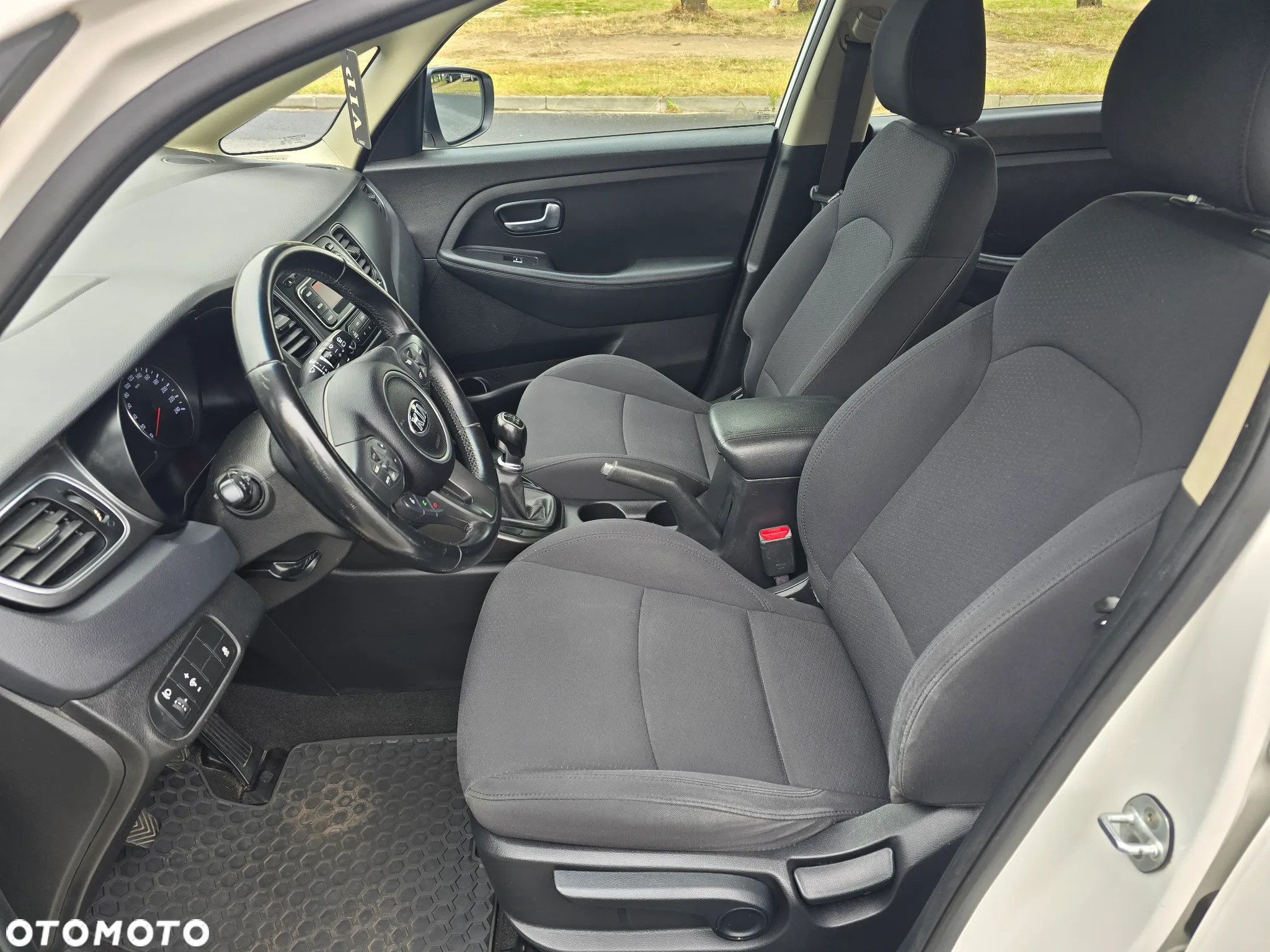 Kia Carens 1.7 CRDi 115 UEFA EURO 2016 - 17