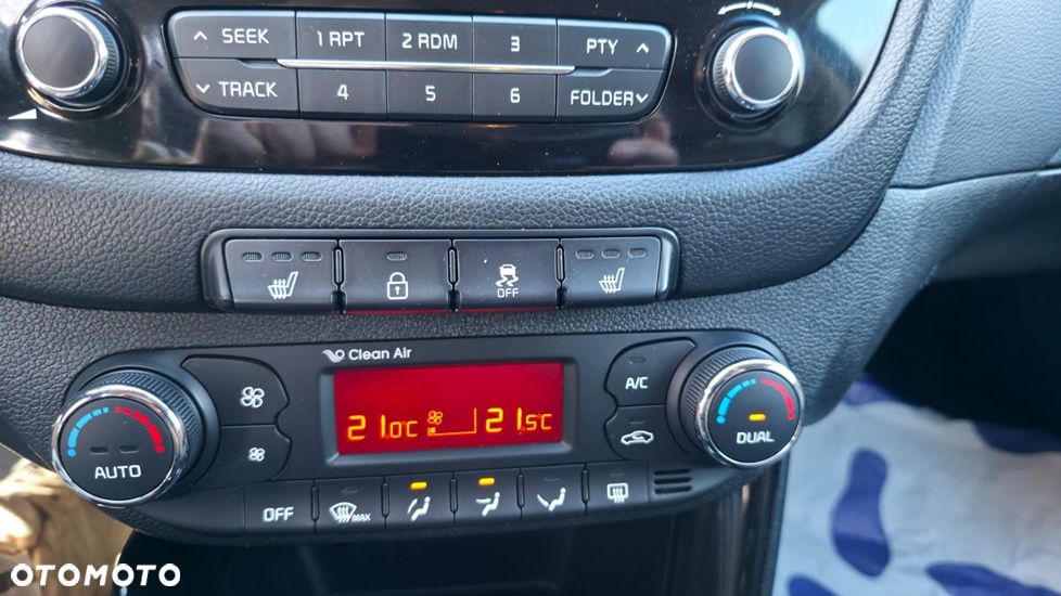 Kia Ceed 1.6 GDI Dream Team Edition - 4