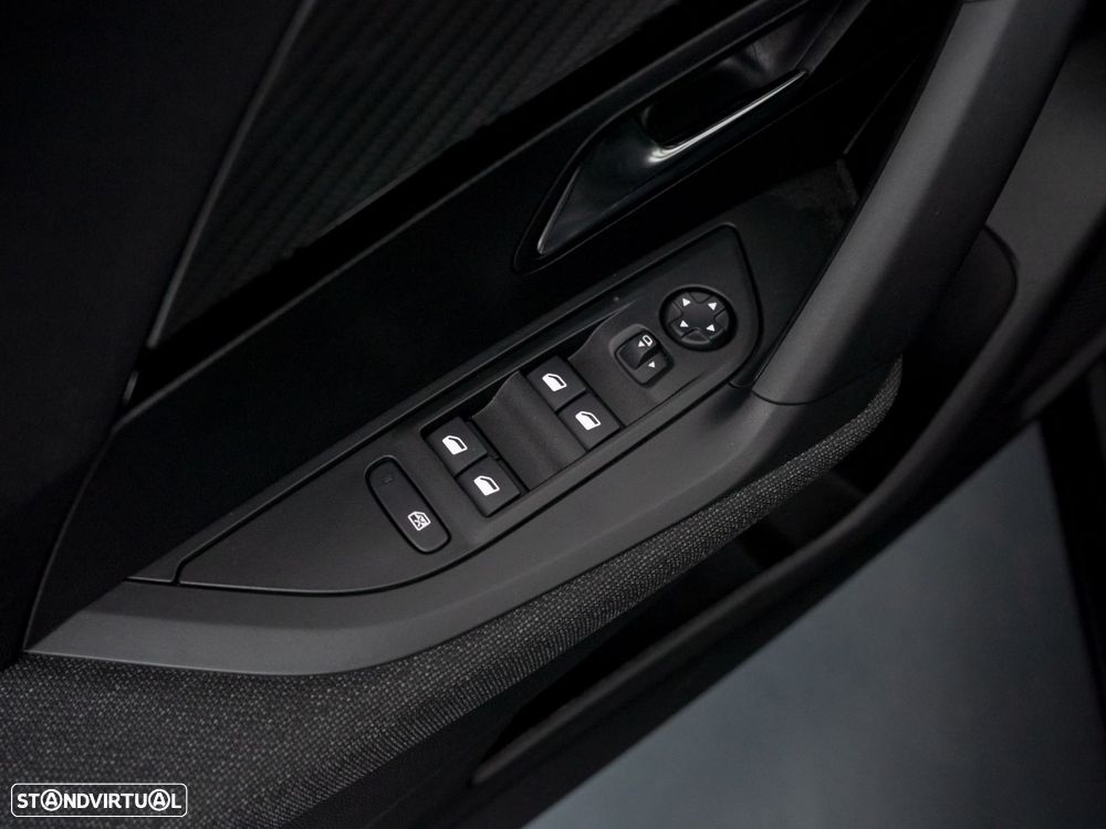 Peugeot 2008 1.2 PureTech Style - 17