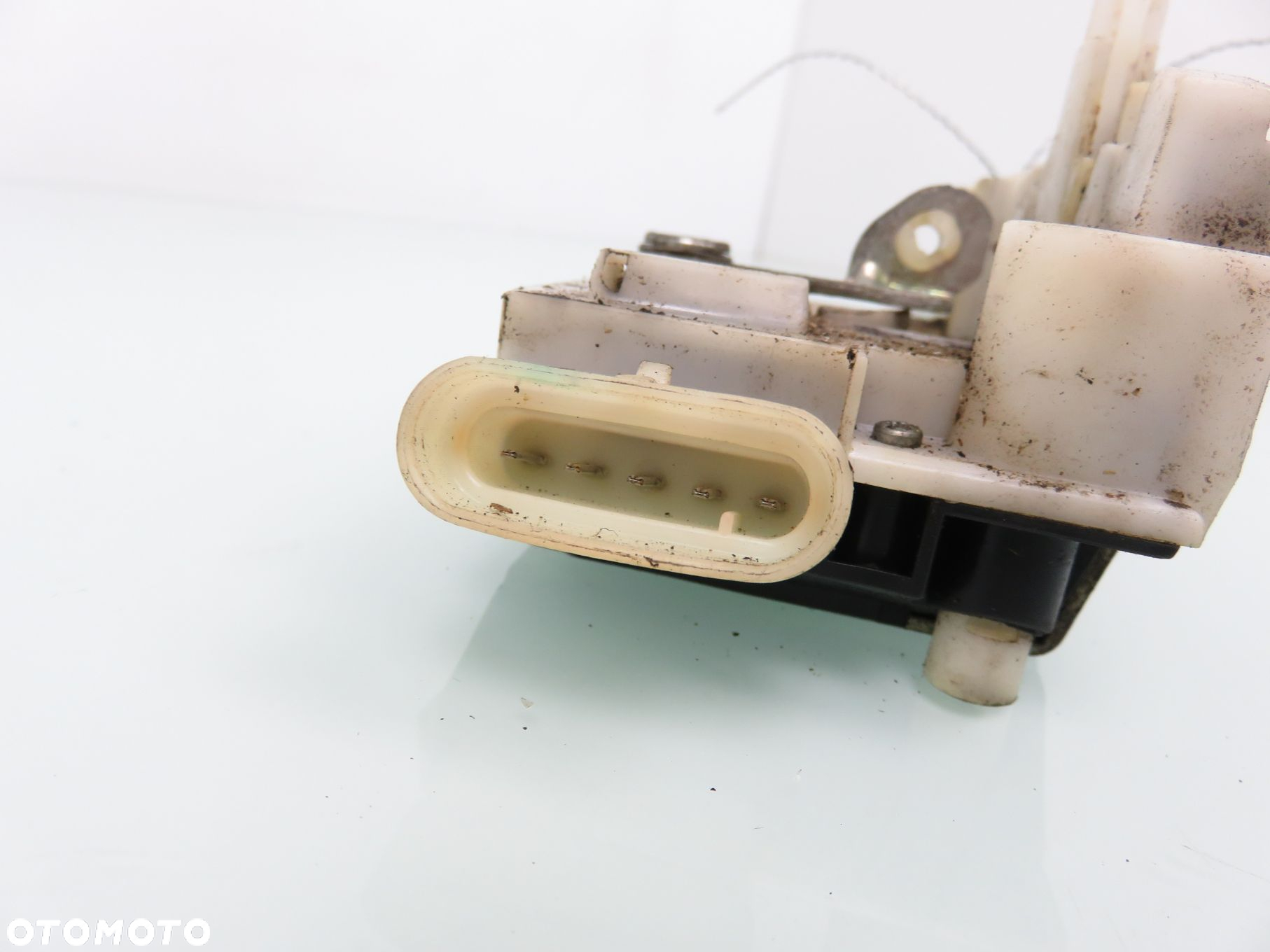ZAMEK PRAWY TYLNY ALFA ROMEO 166 5 PIN - 4