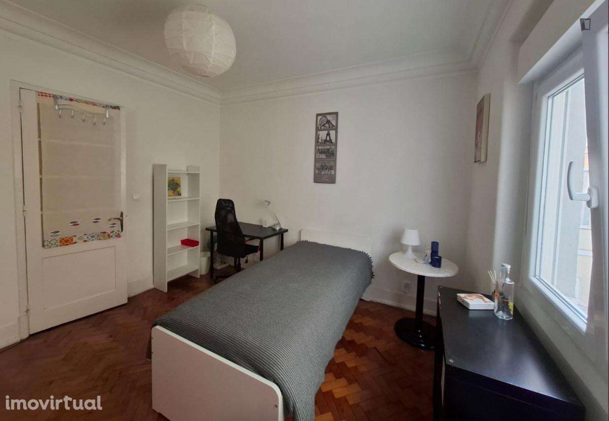 Quarto - localizado em Campolide Lisbon - Grande imagem: 5/24