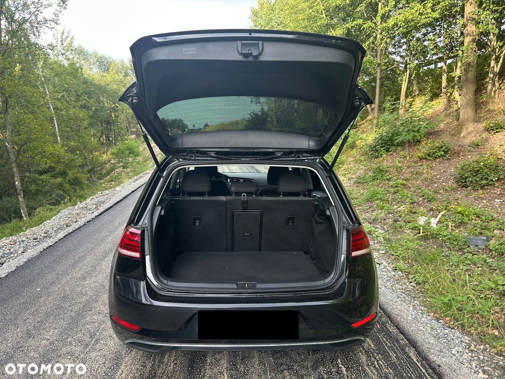 Volkswagen Golf - 8