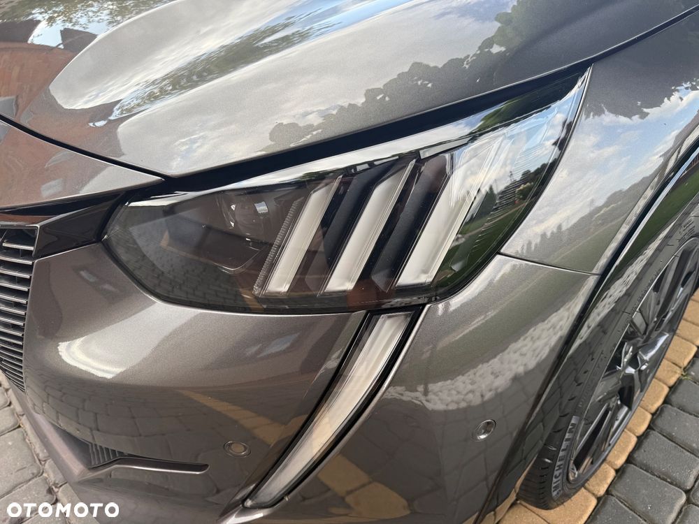 Peugeot 208 PureTech 100 EAT8 GT Pack - 11