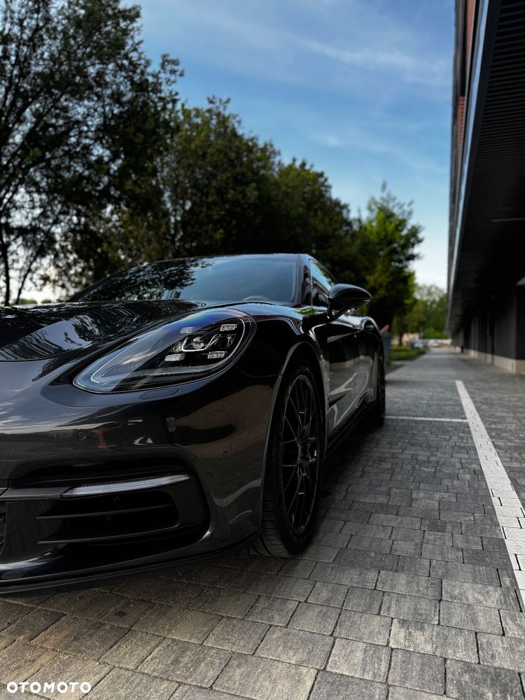 Porsche Panamera 4 - 3