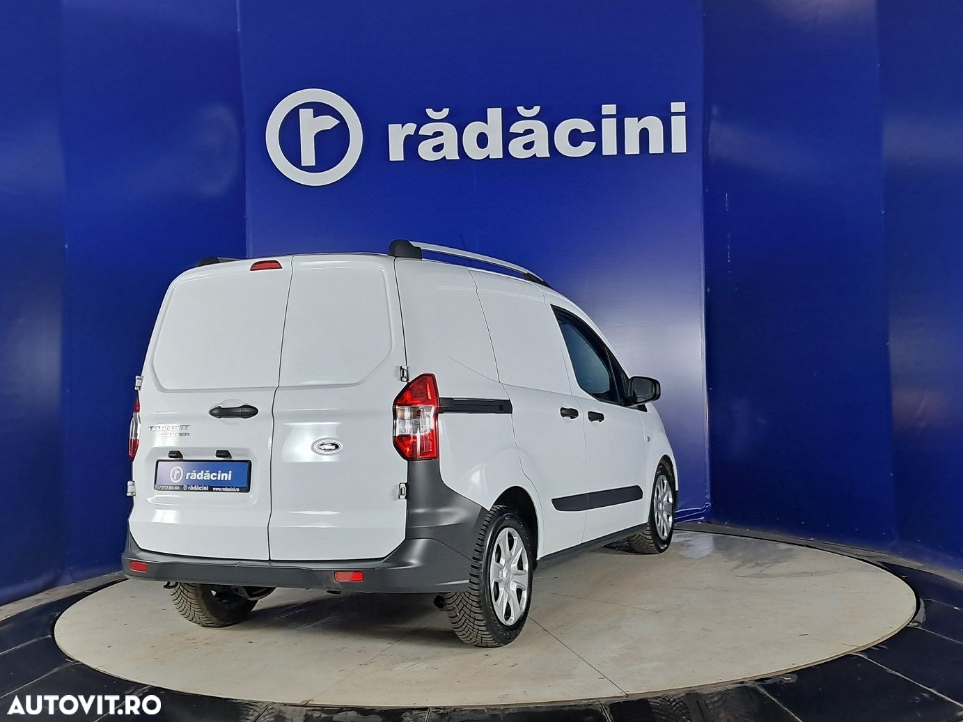 Ford Tourneo Courier - 13