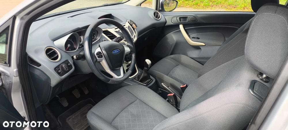 Ford Fiesta 1.25 Ghia - 16