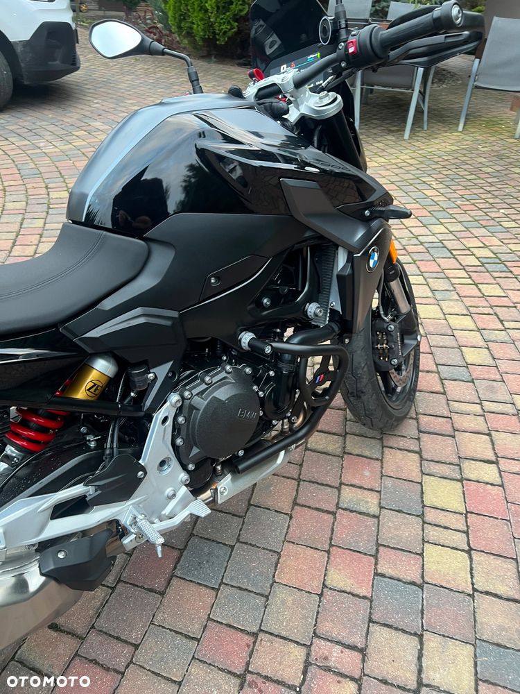 BMW F - 8