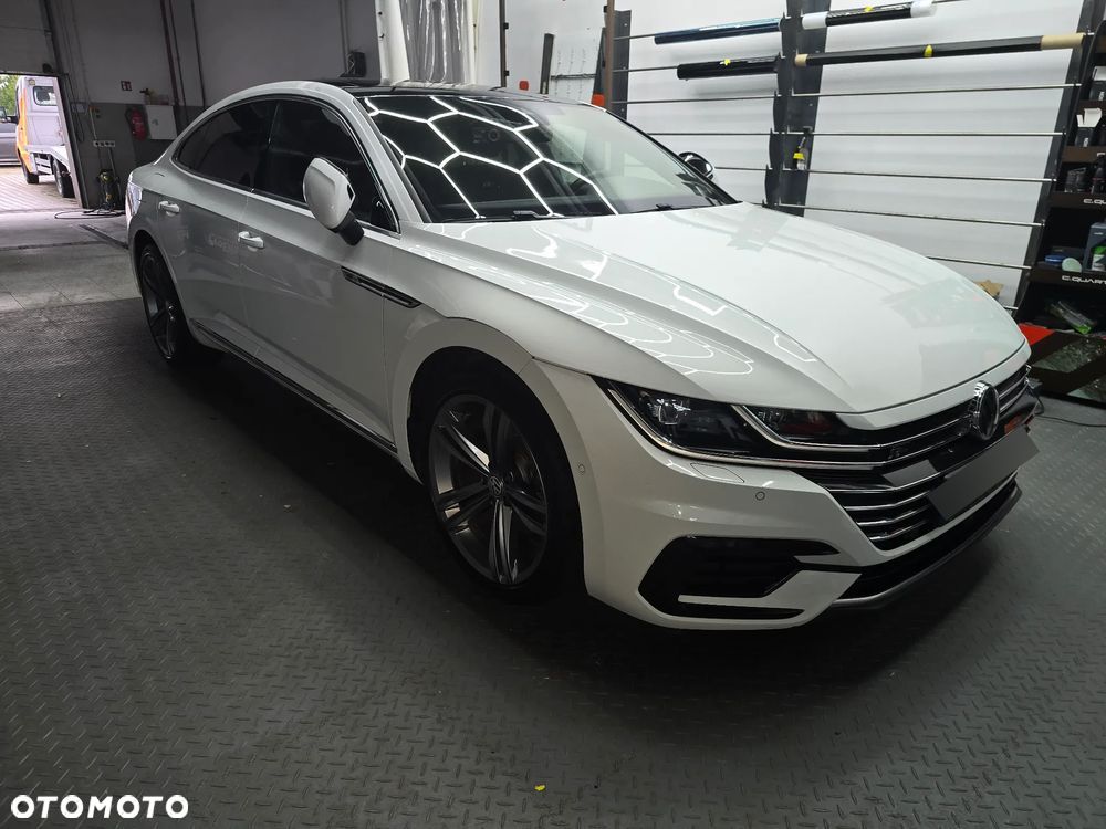 Volkswagen Arteon 2.0 TDI SCR R-Line Edition DSG - 24