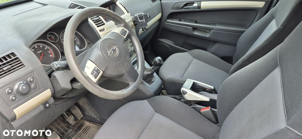 Opel Zafira - 8