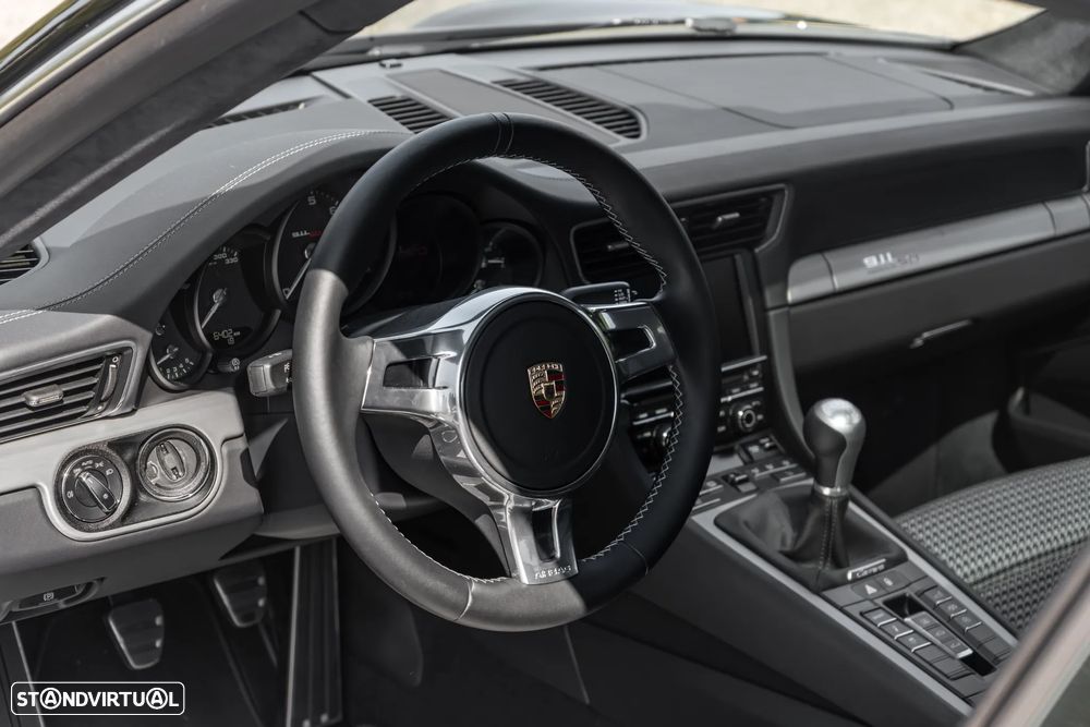 Porsche 911 (991) Carrera S 50 Anos - 14
