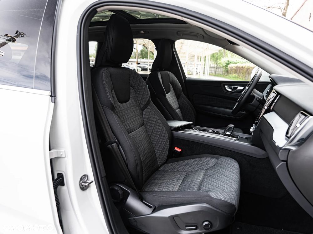 Volvo XC 60 B4 D Core - 26