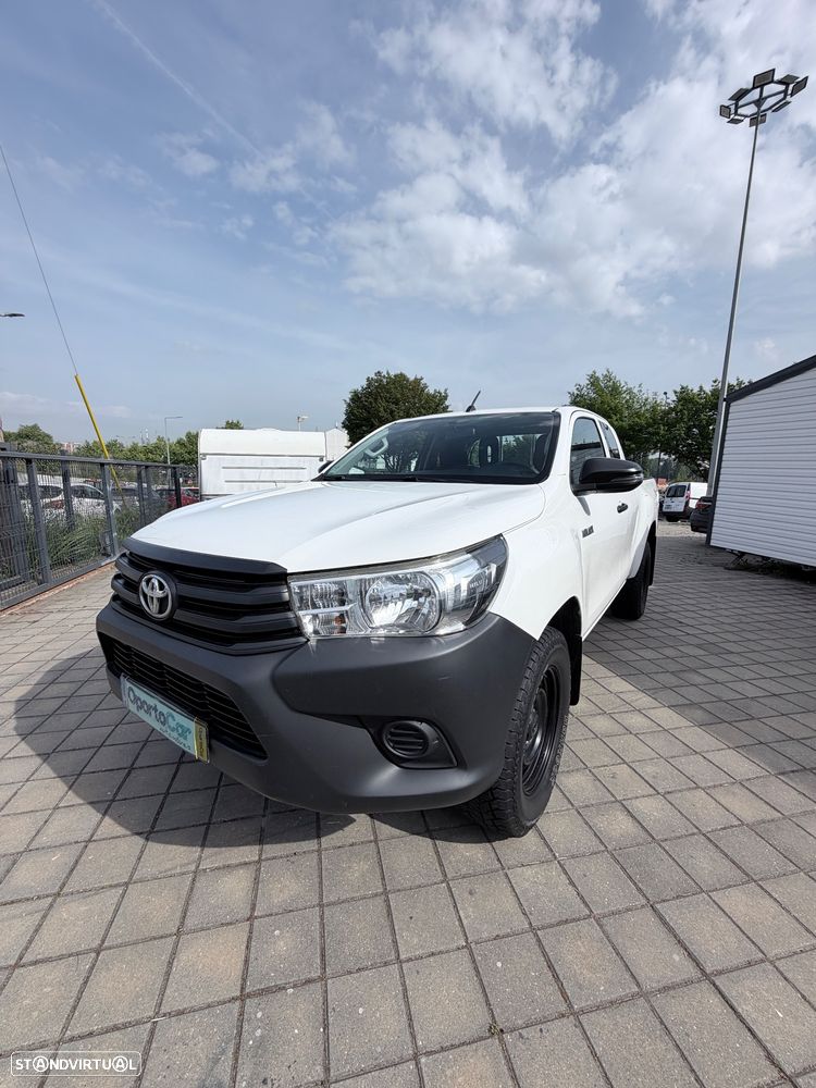 Toyota Hilux 2.4 D-4D 2WD CE - 2
