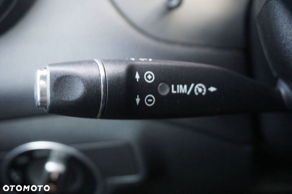 Mercedes-Benz GLA 200 7G-DCT Urban - 13