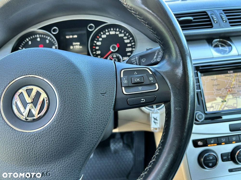 Volkswagen Passat CC - 17