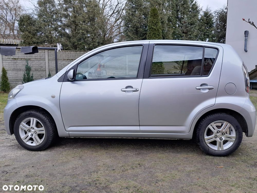 Daihatsu Sirion 1.3 - 4