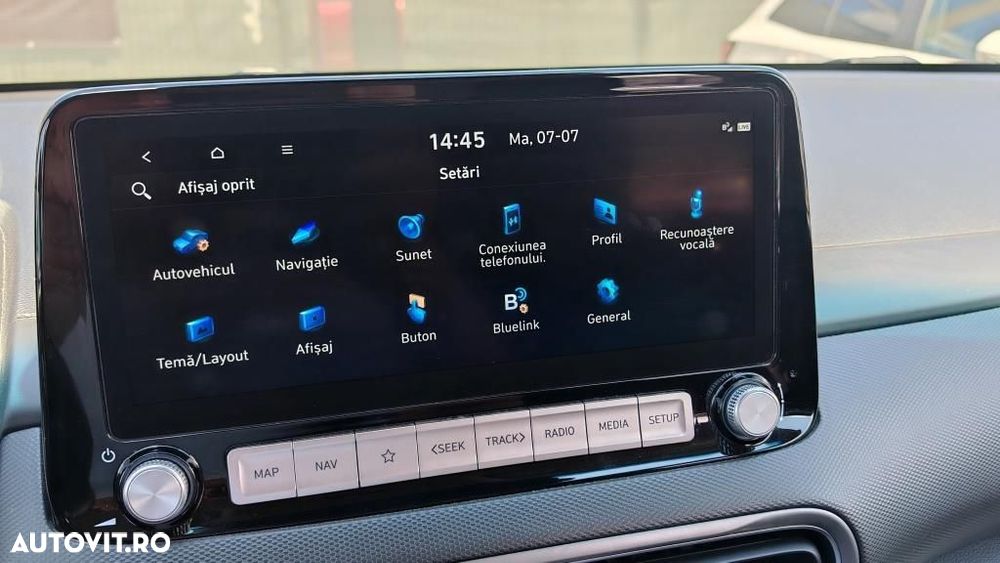 Hyundai KONA - 17