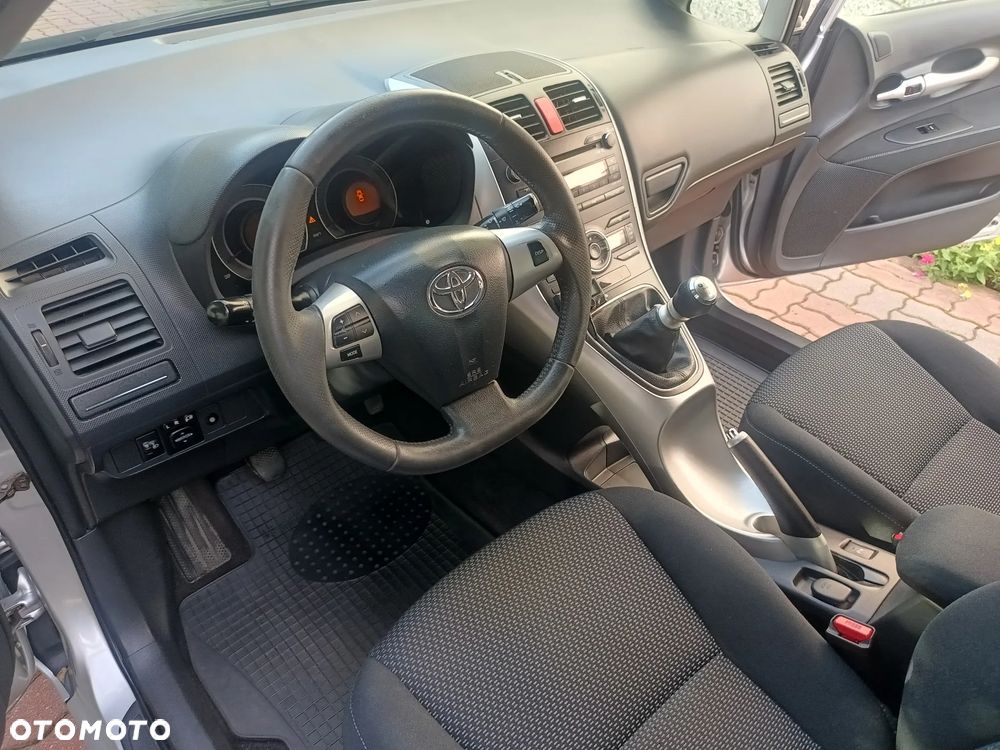 Toyota Auris 1.6 Sol - 14