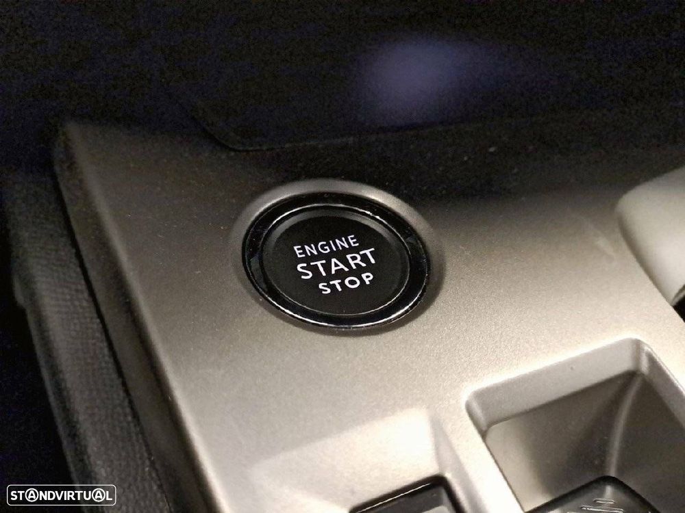 Peugeot 308 1.2 Hybrid Style e-DCS6 - 19