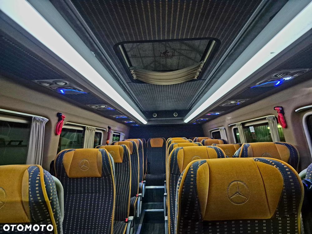 Mercedes-Benz Sprinter - 13