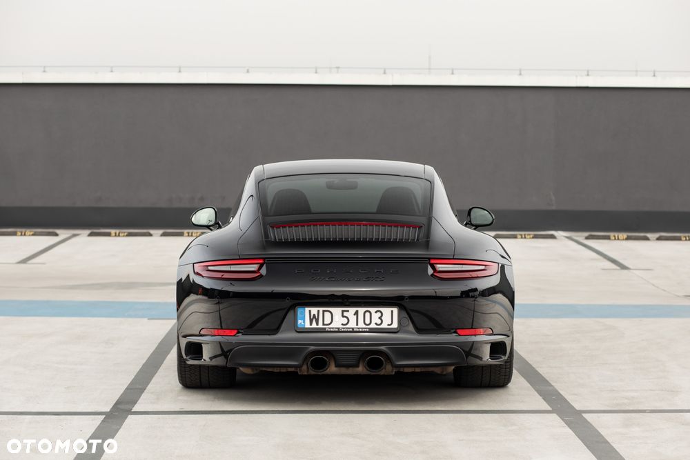 Porsche 911 Carrera GTS PDK - 8