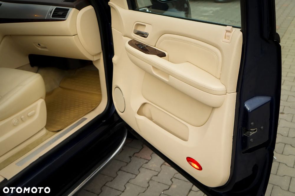 Cadillac Escalade - 23