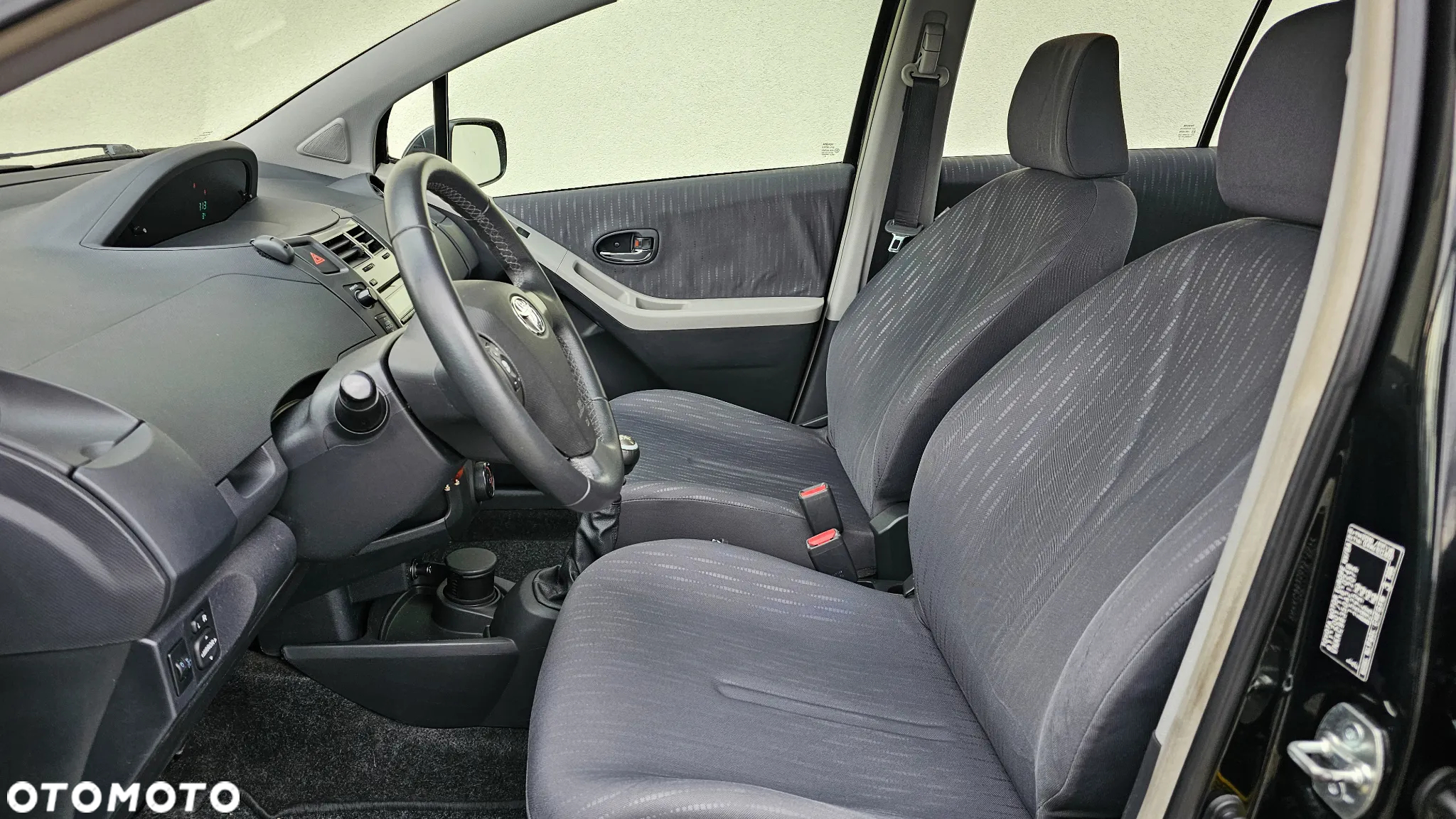 Toyota Yaris 1.4 D-4D Luna A/C - 12