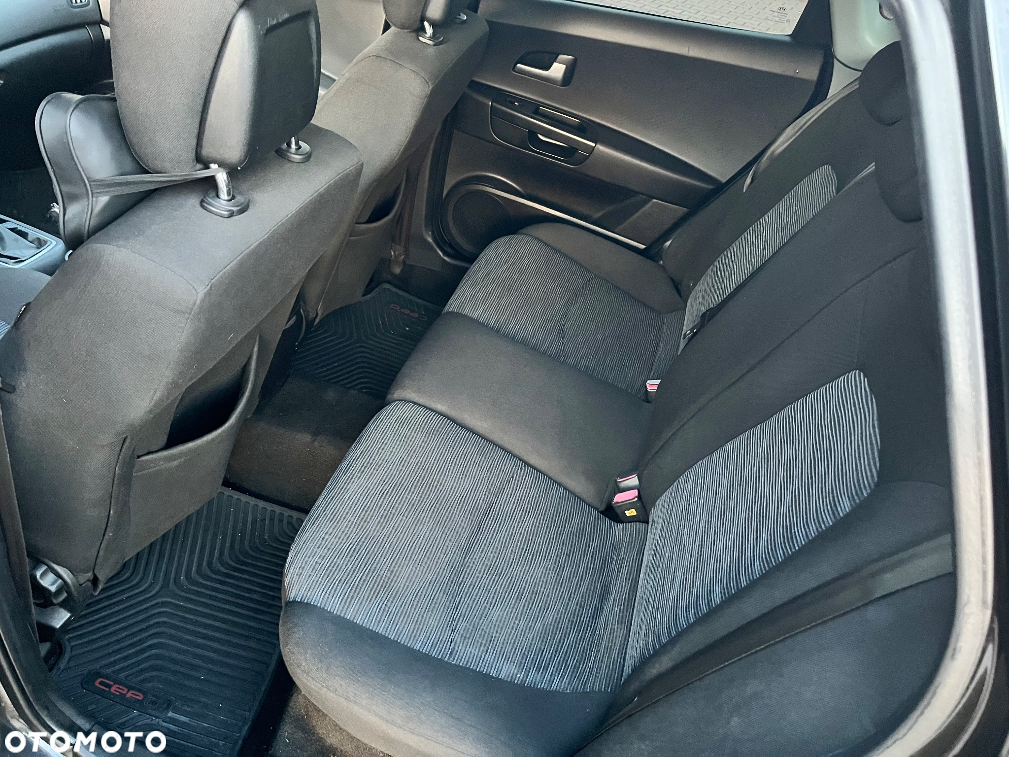 Kia Ceed - 9