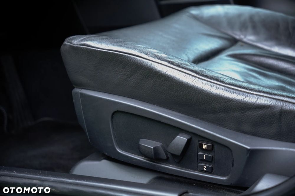BMW Seria 5 523i - 17