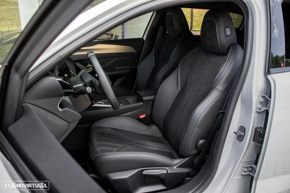 Peugeot 408 1.6 Hybrid GT e-EAT8 - 32