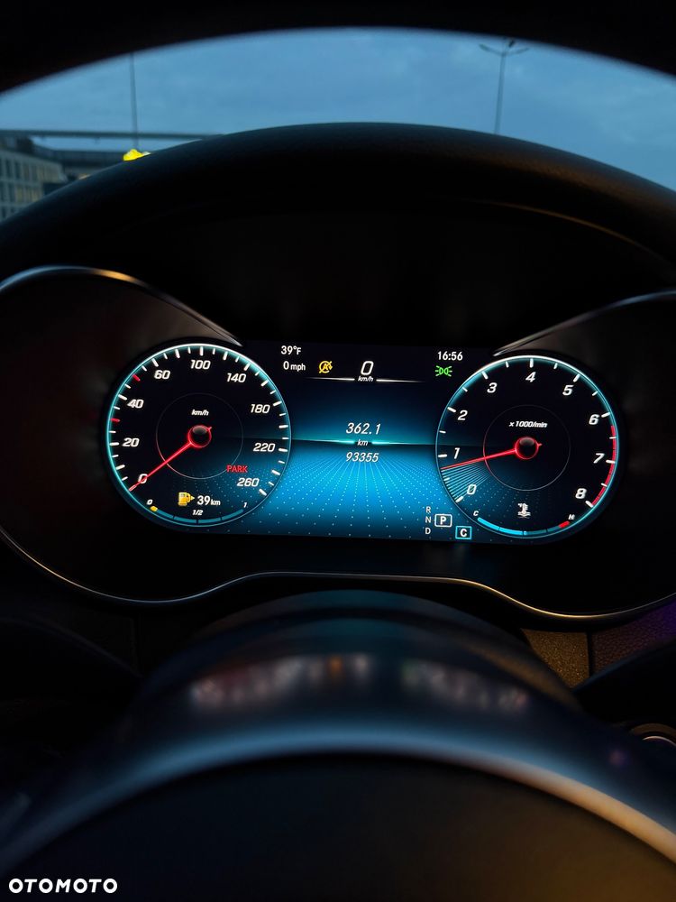 Mercedes-Benz Klasa C 300 4MATIC 9G-TRONIC - 21
