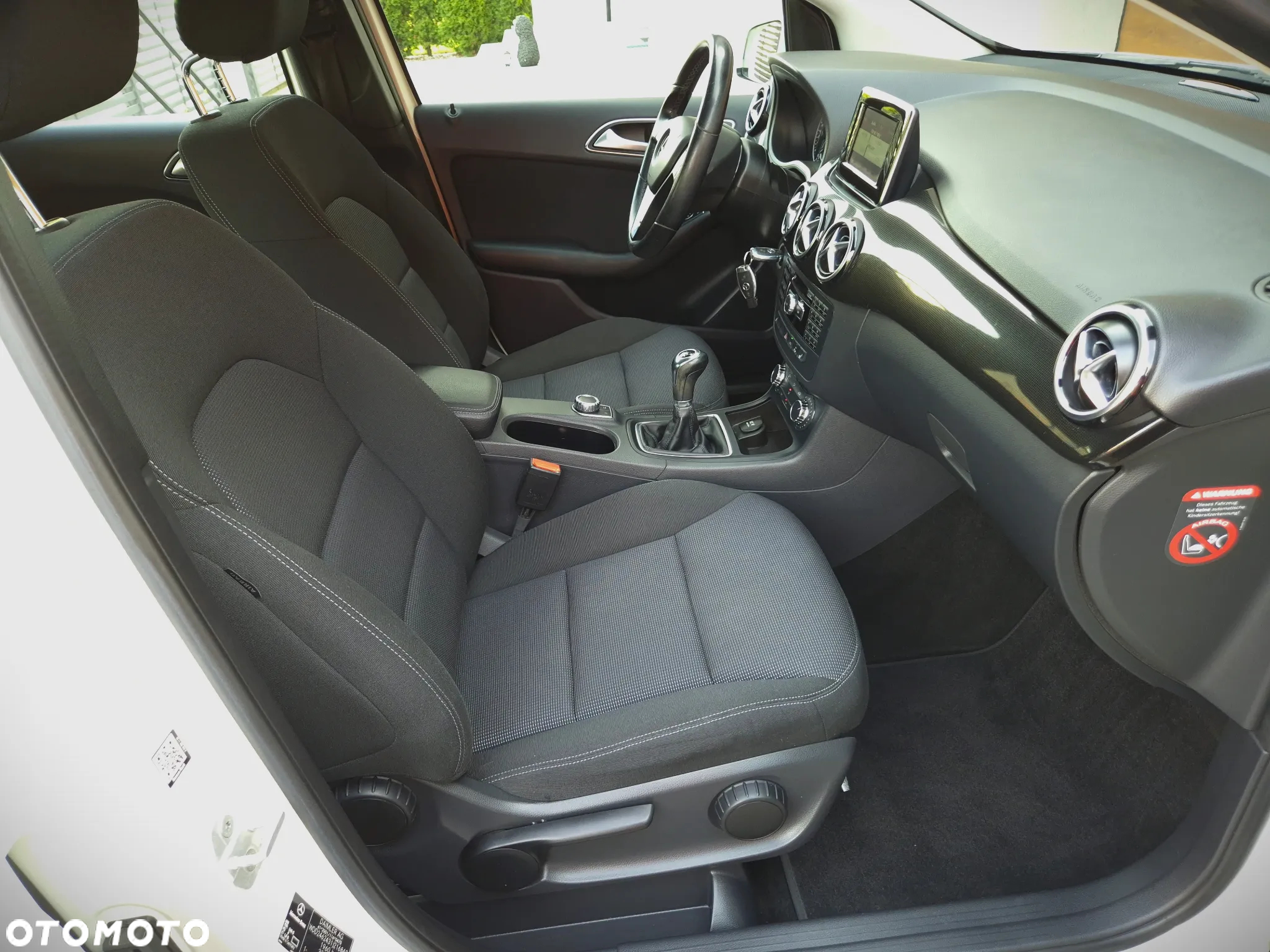 Mercedes-Benz Klasa B 200 BlueEFFICIENCY Edition 1 - 34