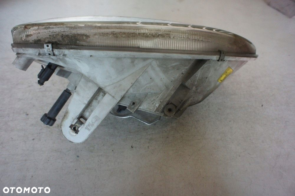 GAZ GAZELA LAMPA LEWY PRZÓD - 3