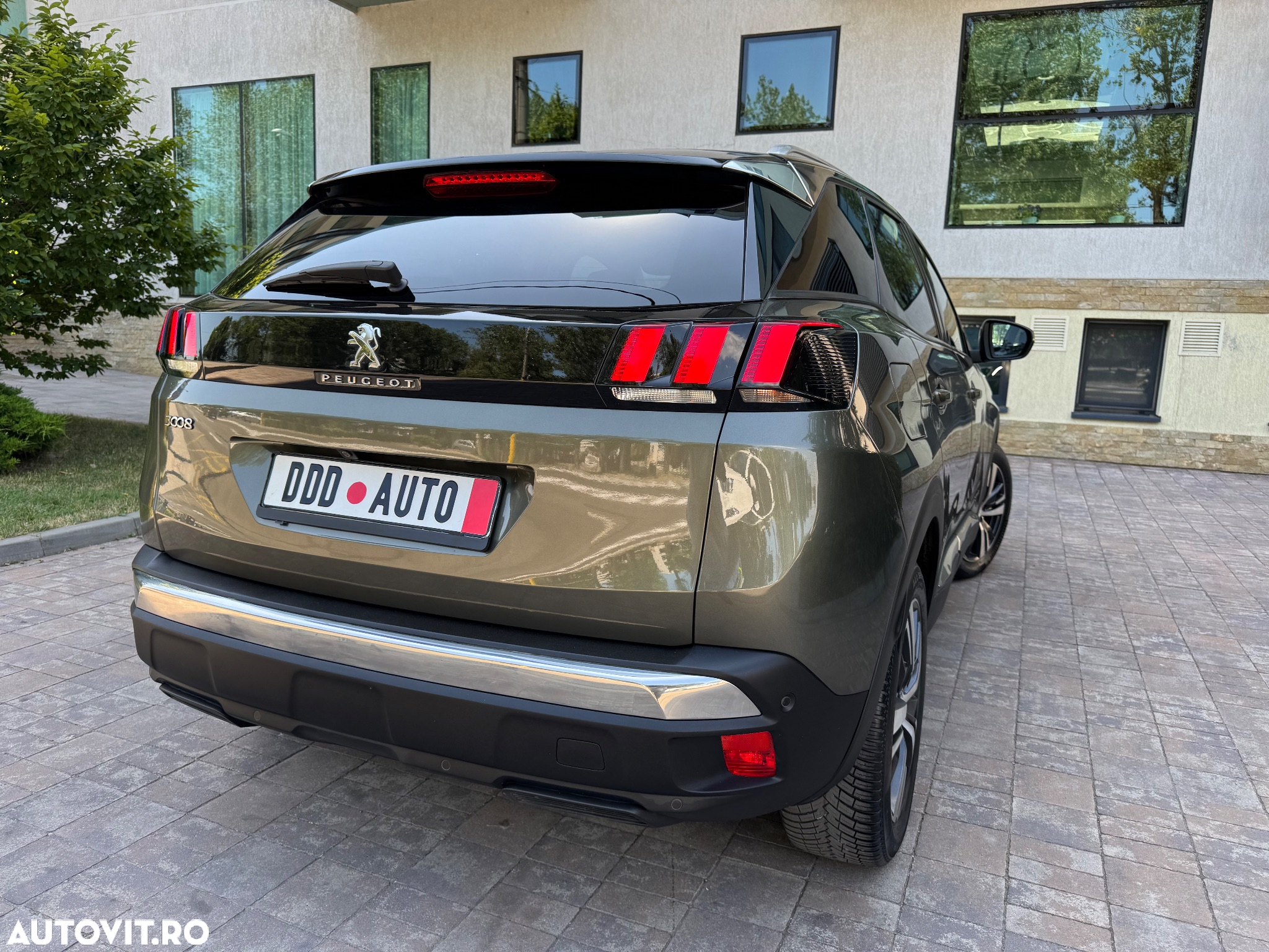 Peugeot 3008 PureTech 130 Stop & Start GPF EAT8 GT - 8