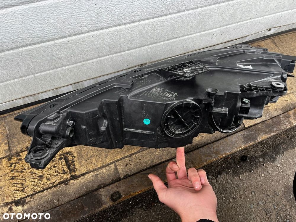 Lampa prawa przednia AUDI A3 8Y 8Y0 LED - 12