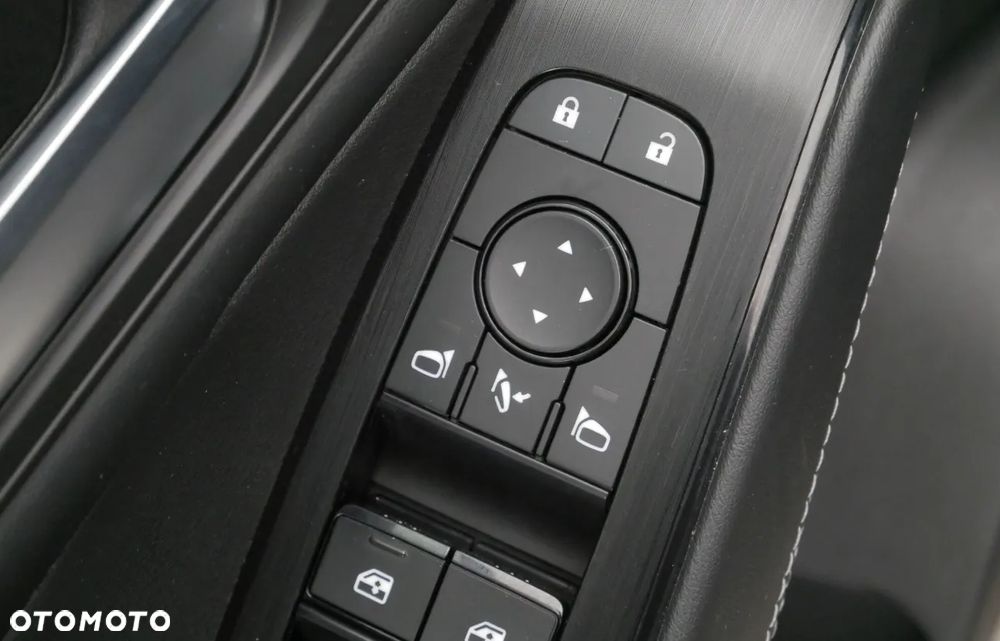 Nissan Qashqai 1.3 DIG-T N-Connecta DCT - 24