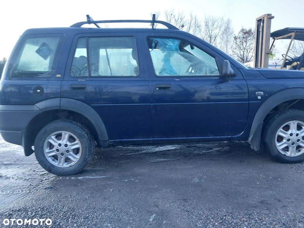 Land Rover Freelander I silnik 2.0 diesel T4D M47 drzwi maska klapa zderzak błotnik 644 mechanizm szyby alufelgi zwrotnica dyfer skrzynia biegów wał nadkole listwa szyberdach panel fotel maglownica sterownik zegary hak holowniczy sprężarka klimatyzacji wspomagania CAŁY NA CZĘŚCI WSZYSTKIE CZĘŚCI - 13